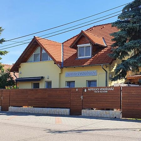 Готель Nefelejcs Vendeghaz Геделле Екстер'єр фото
